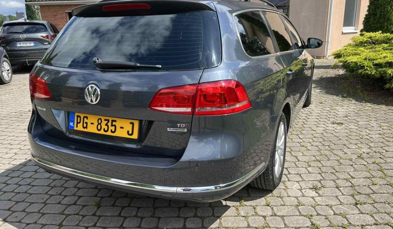 
								Volkswagen Passat, 1,6 l., universalas pilnas									