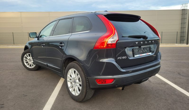 
								Volvo XC60 2.4l., visureigis pilnas									