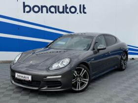 2015 PORSCHE PANAMERA