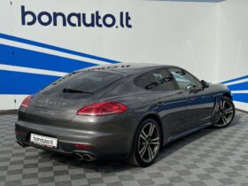 2015 PORSCHE PANAMERA