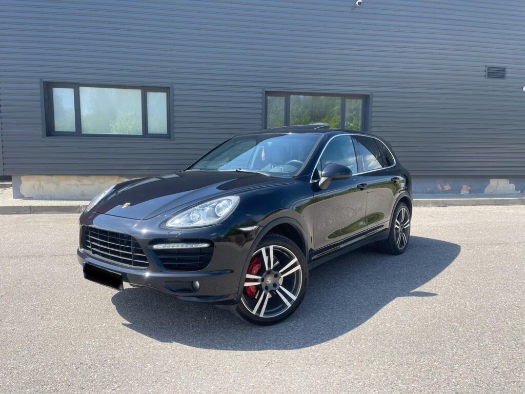 2010 PORSHE CAYENNE S