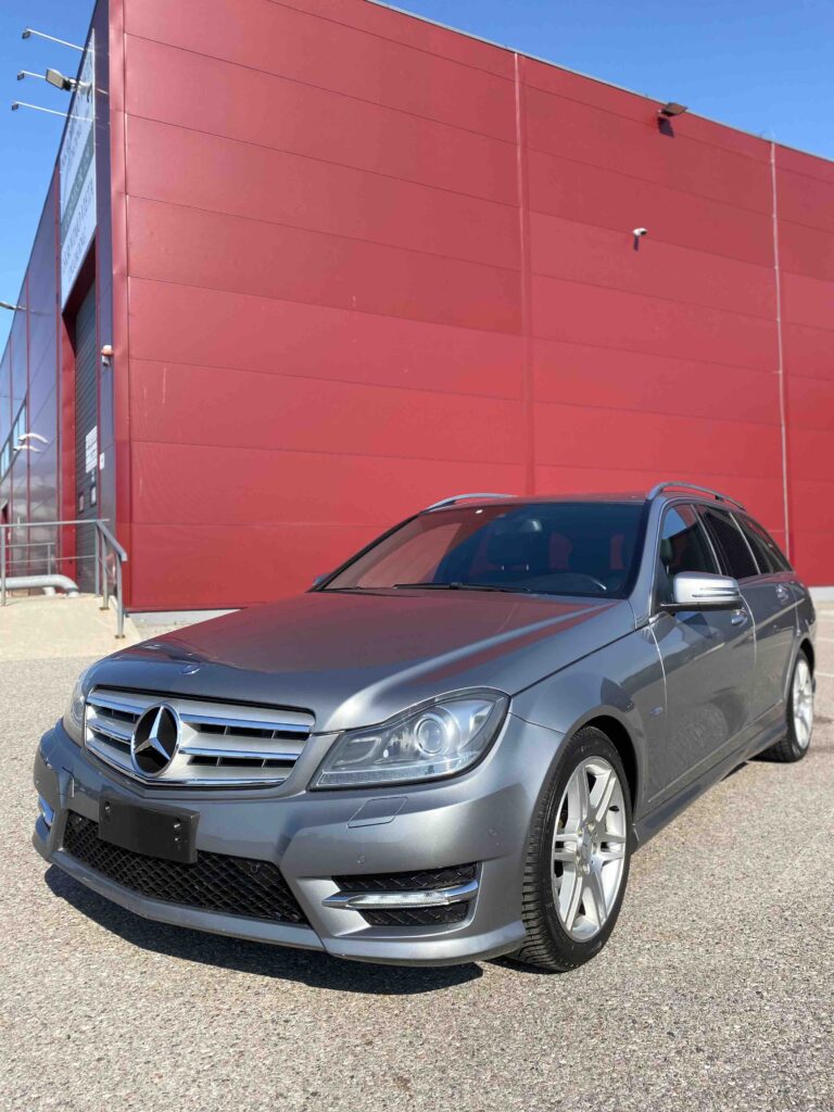 2012 MERCEDES-BENZ C220