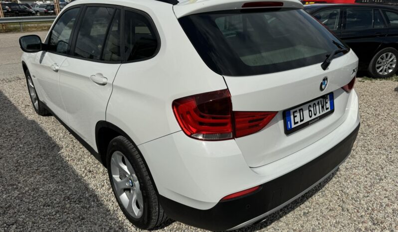 
								2011 BMW X1 pilnas									