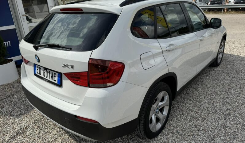 
								2011 BMW X1 pilnas									