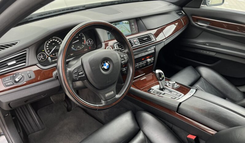 
								2012 BMW 730 pilnas									