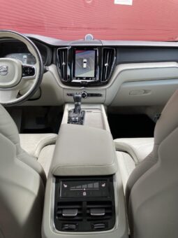 
										2017 VOLVO XC60 pilnas									