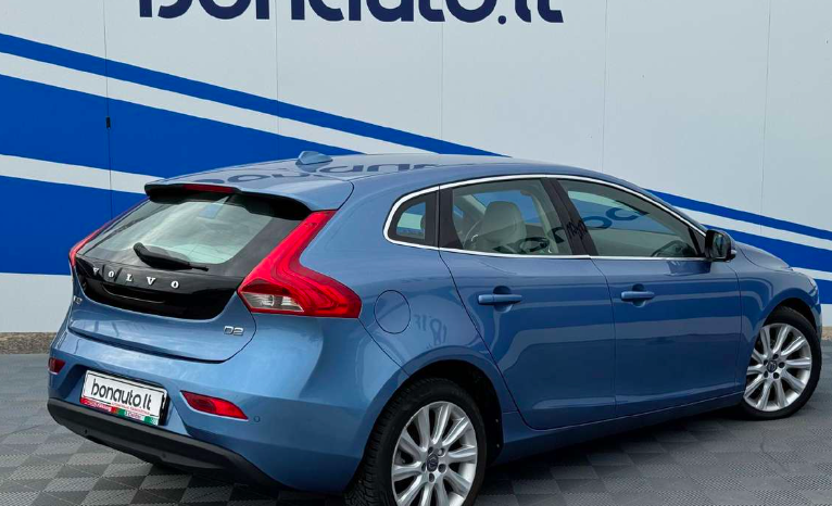 
								2015 VOLVO V40 pilnas									