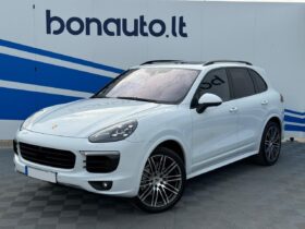 2015 PORSCHE CAYENNE