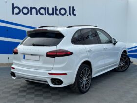 2015 PORSCHE CAYENNE