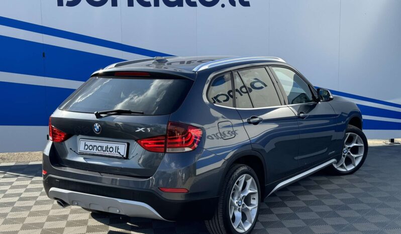 
								BMW X1 pilnas									