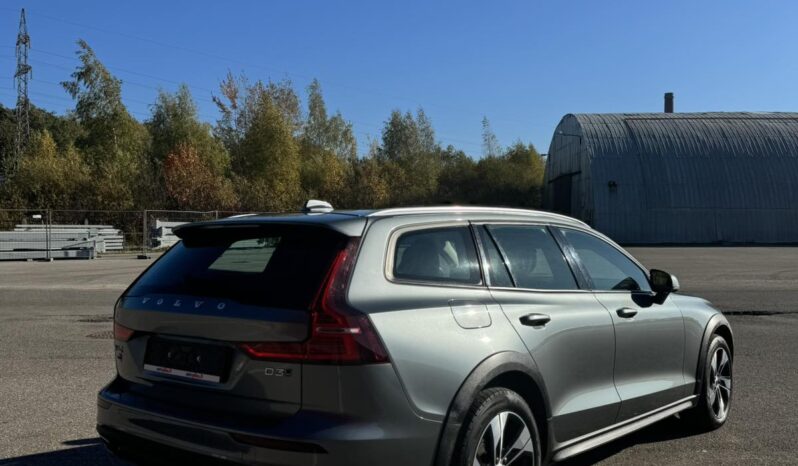 
								Volvo V60 pilnas									