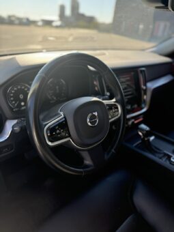 
										Volvo V60 pilnas									