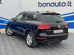 2011 VOLKSWAGEN TOUREG