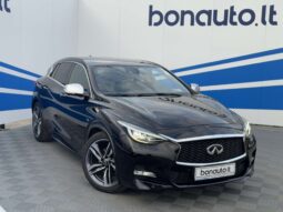 2015 INFINITI Q30