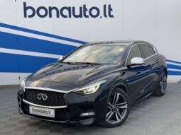 2015 INFINITI Q30