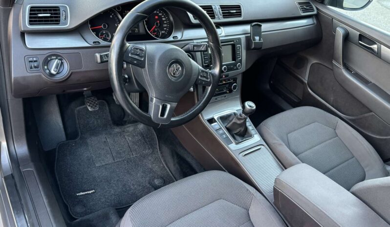 
								2011 VOLKSWAGEN PASSAT pilnas									