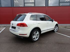 2011 VOLKSWAGEN TOUAREG