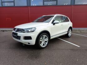 2011 VOLKSWAGEN TOUAREG