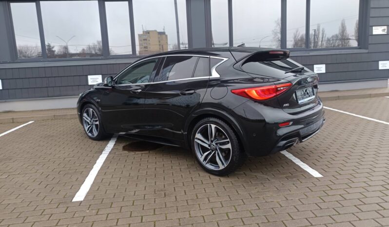 
								2015 INFINITI Q30 pilnas									