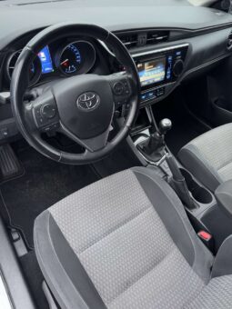 
										2017 TOYOTA AURIS pilnas									