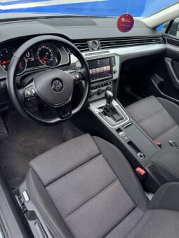 
										2015 Volkswagen Passat pilnas									