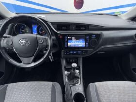 2017 TOYOTA AURIS