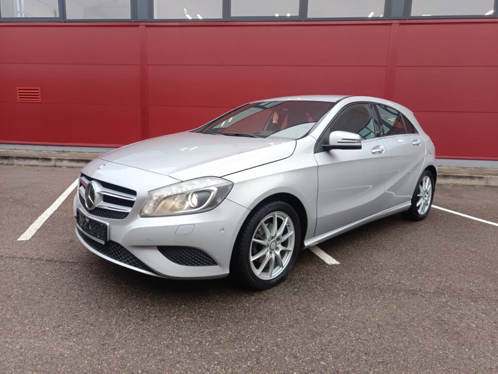 2015 MERCEDES BENZ A180