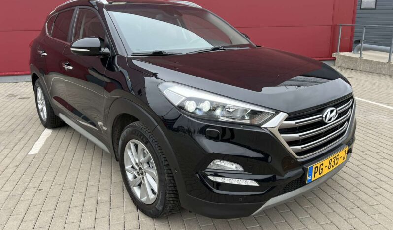 
								Hyundai pilnas									