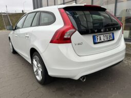 
										2015 VOLVO V60 pilnas									