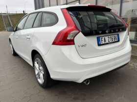 2015 VOLVO V60