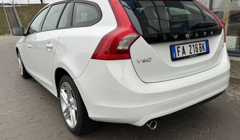 
								2015 VOLVO V60 pilnas									