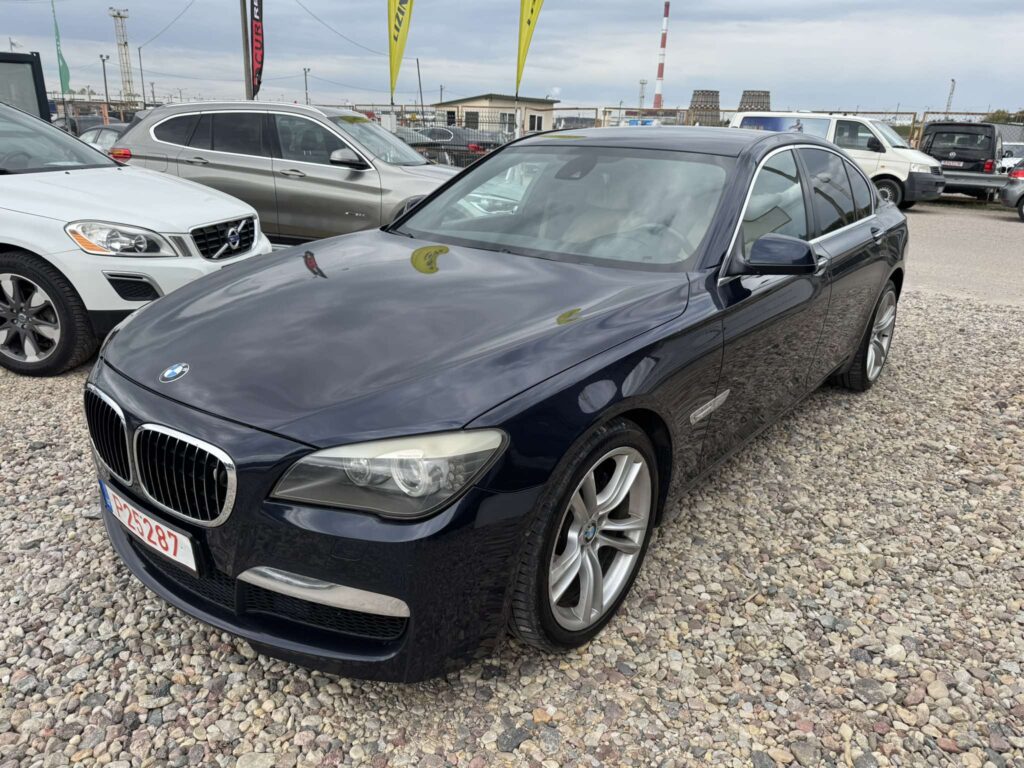 2011 BMW 730