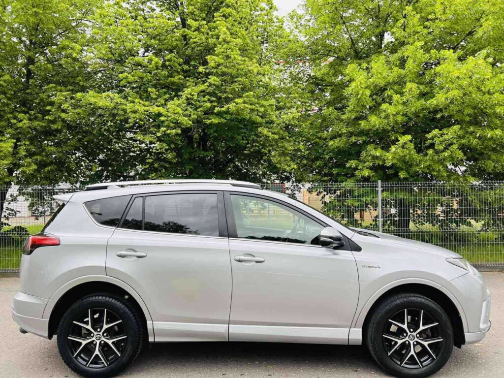 Toyota Rav-4 visureigis
