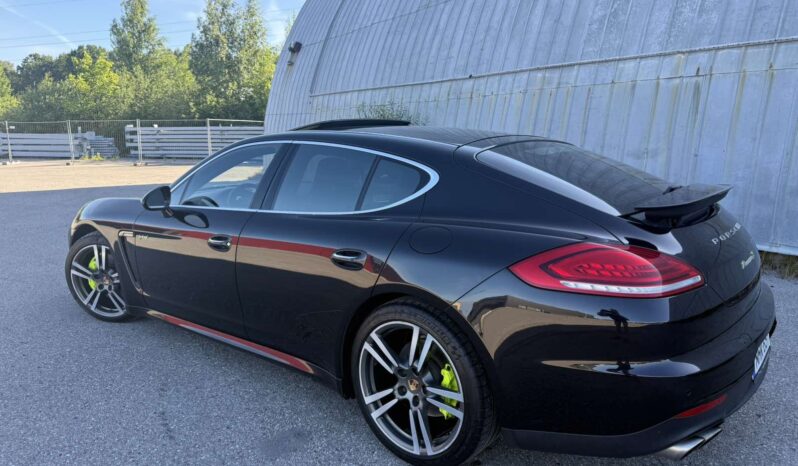 
								2015 PORSCHE PANAMERA pilnas									