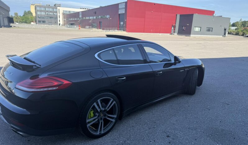 
								2015 PORSCHE PANAMERA pilnas									
