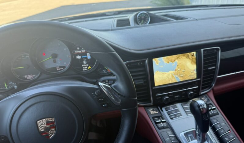 
								2015 PORSCHE PANAMERA pilnas									