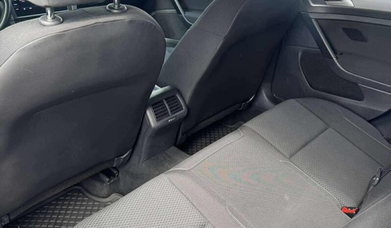 
								Volkswagen Golf 2018 pilnas									