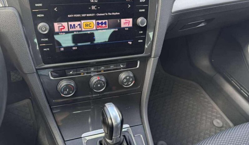 
								Volkswagen Golf 2018 pilnas									