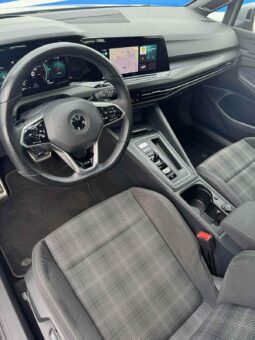 
										Volkswagen Golf pilnas									