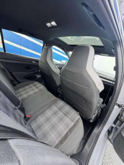 
										Volkswagen Golf pilnas									