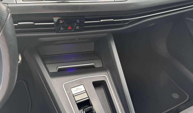 
								Volkswagen Golf pilnas									