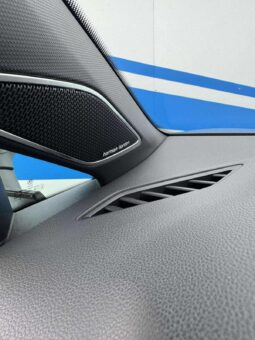 
										Volkswagen Golf pilnas									