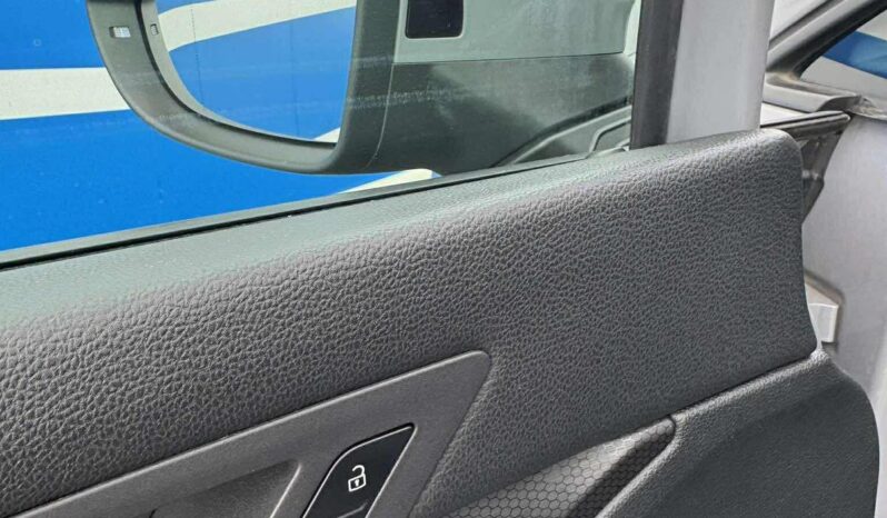 
								Volkswagen Golf pilnas									