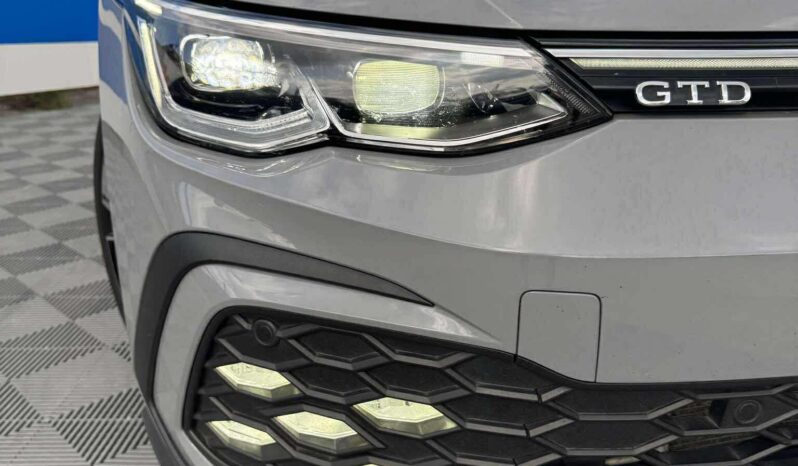 
								Volkswagen Golf pilnas									