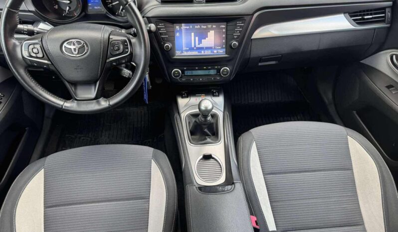 
								Toyota Avensis pilnas									