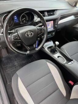 
										Toyota Avensis pilnas									