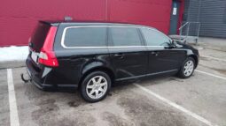 2011 VOLVO V70