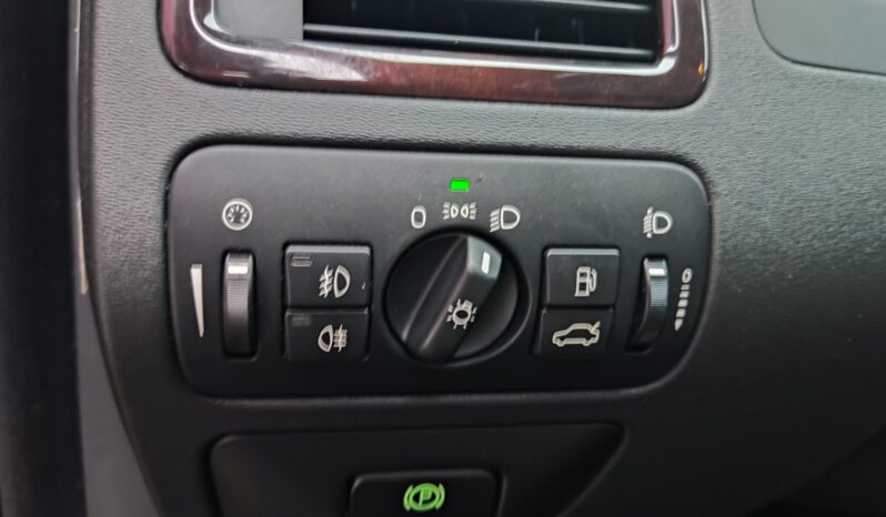 
								2011 VOLVO V70 pilnas									