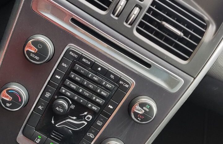 
								2012 VOLVO XC60 pilnas									