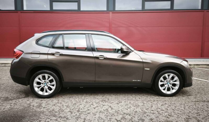 
								2011 BMW X1 pilnas									